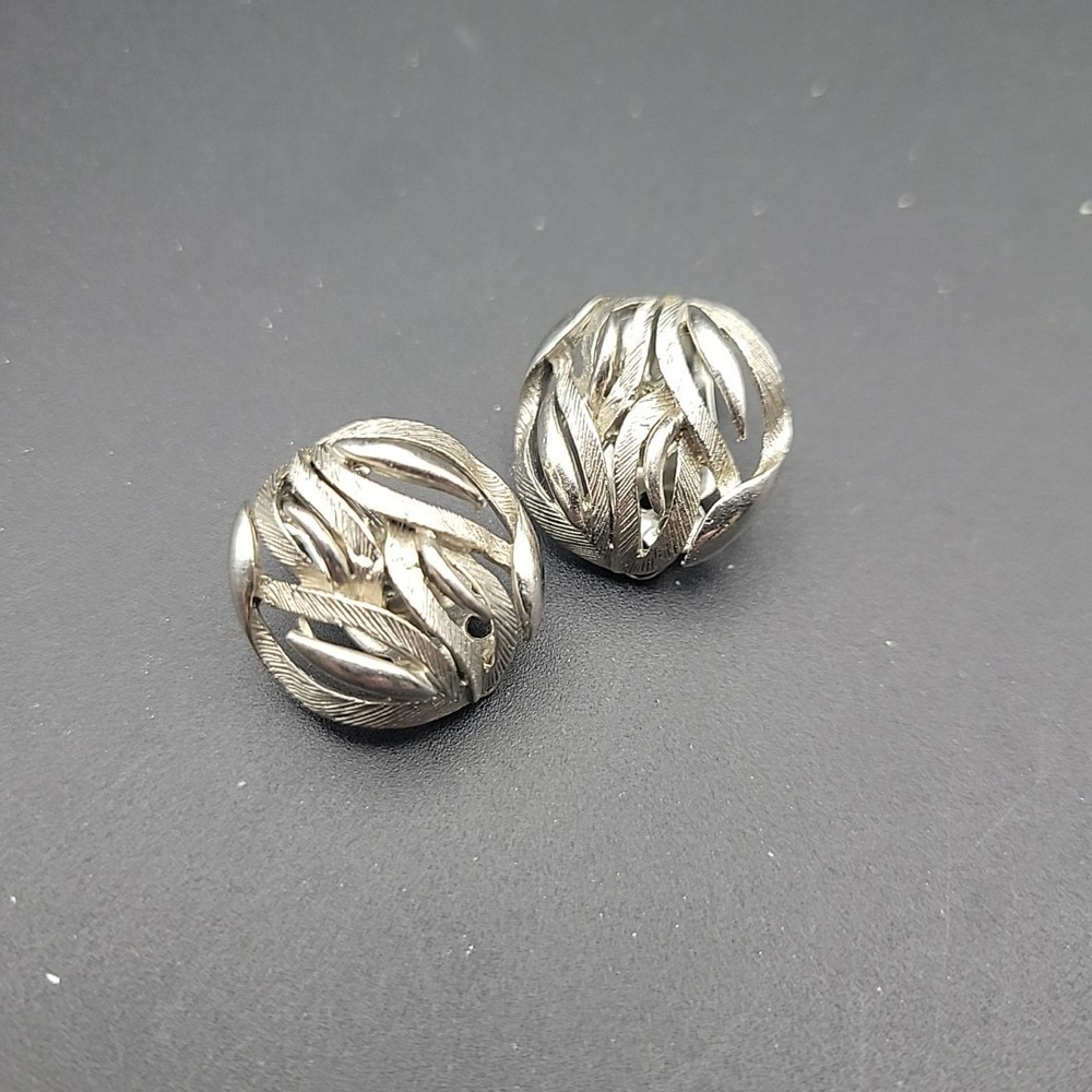 Vintage Lisner Silver Tone Earrings Leaf Openwork Cage Clip On Mid Century...